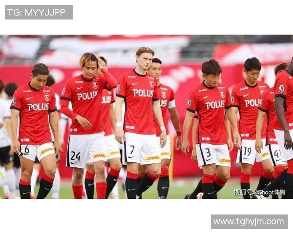 湘南海洋与熊本深红的激烈对决展现足球魅力与团队精神